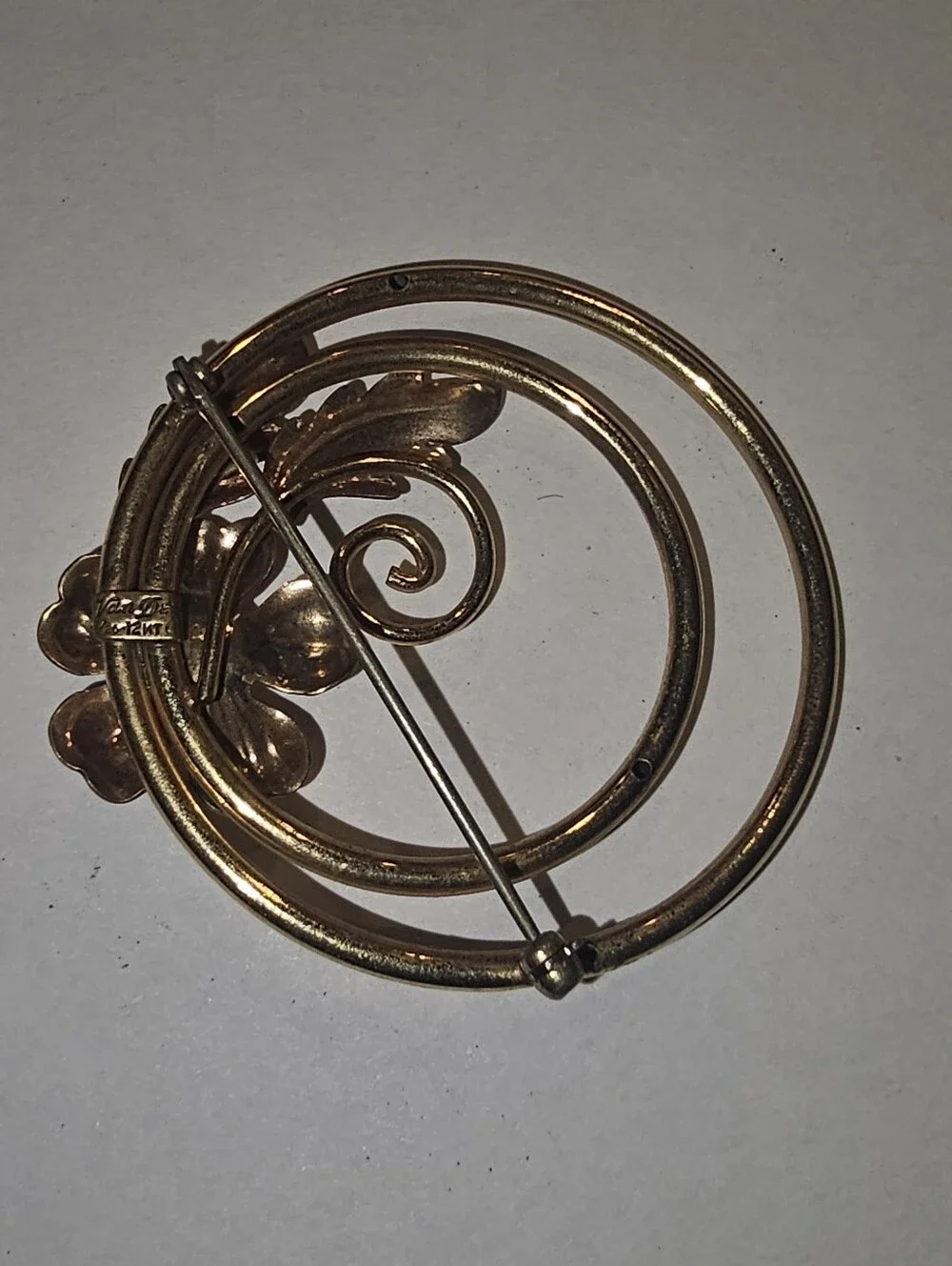 Vintage Van Dell 12K Gold Filled Floral Circle Brooch Pin with Cultured Pearl